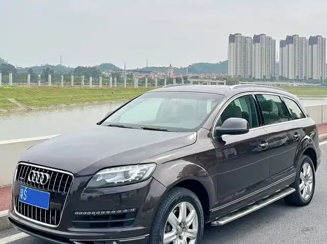 Audi Audi Q7 2010