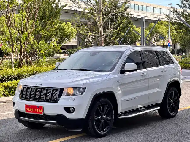Jeep Grand Cherokee (Import) 2012