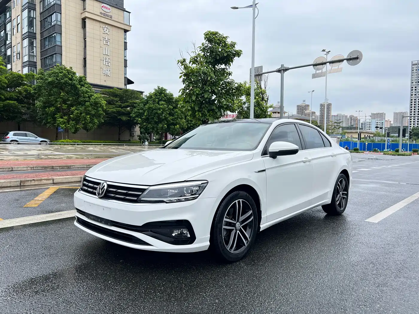Volkswagen Lamando