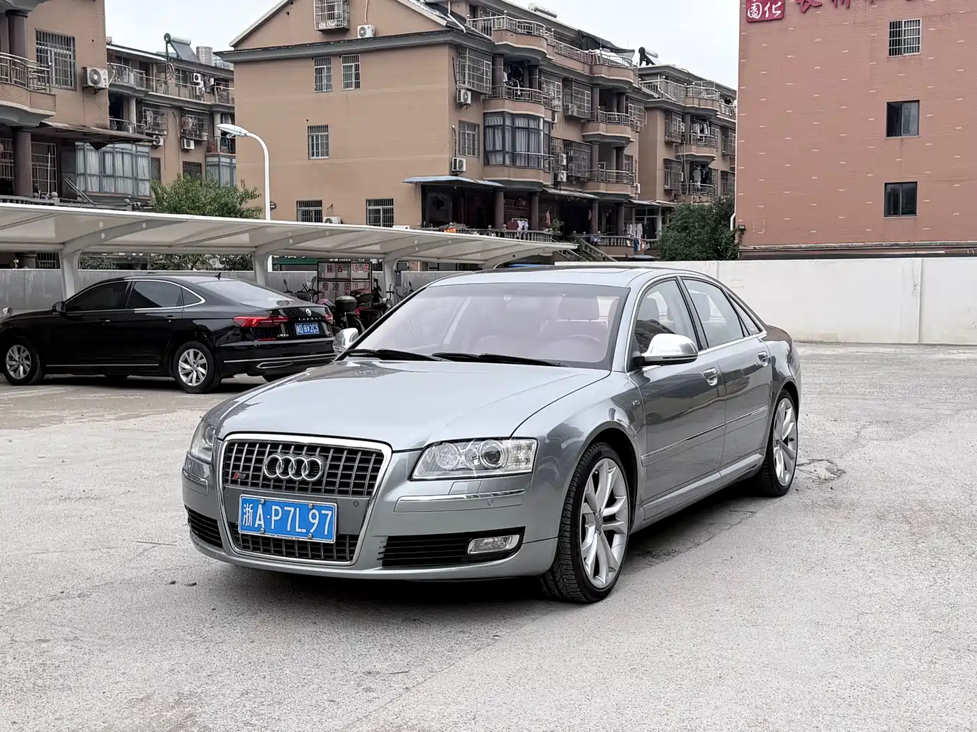 Audi Audi S8 2009