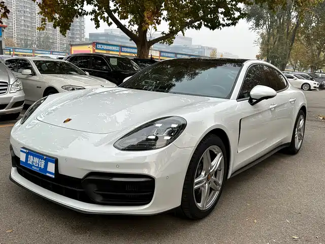 Porsche Panamera 2022