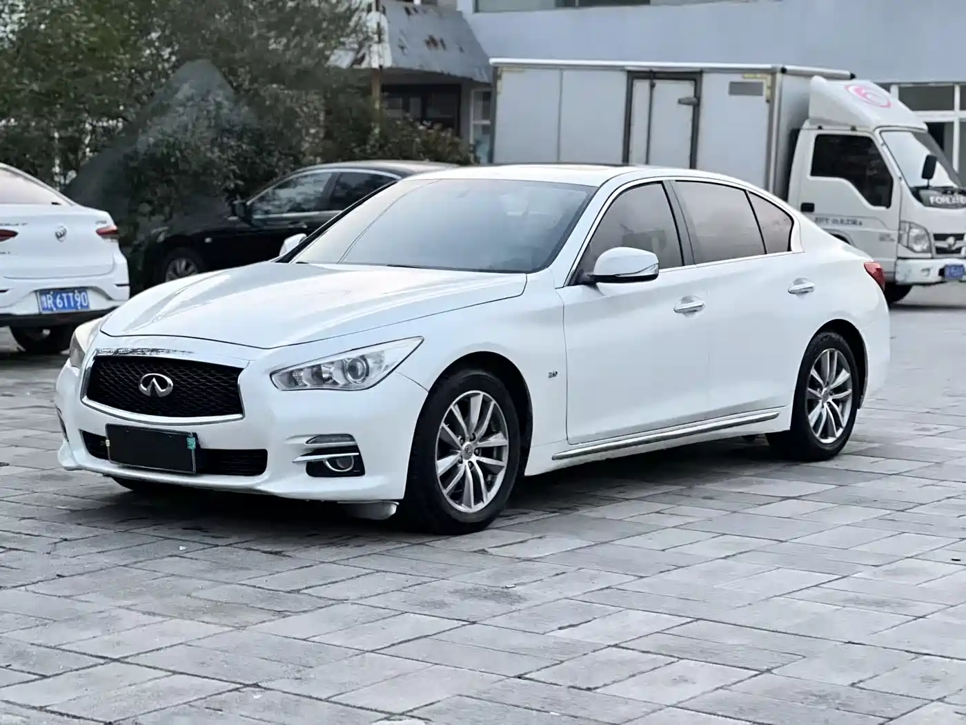 Infiniti Infiniti Q50L 2014