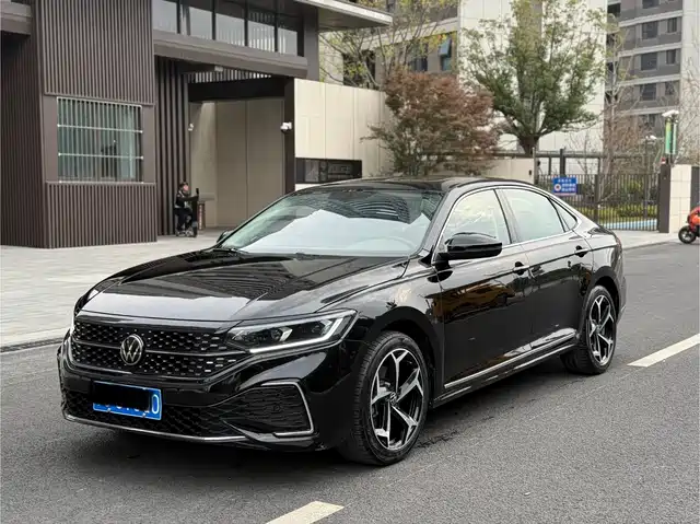 Volkswagen Passat 2023