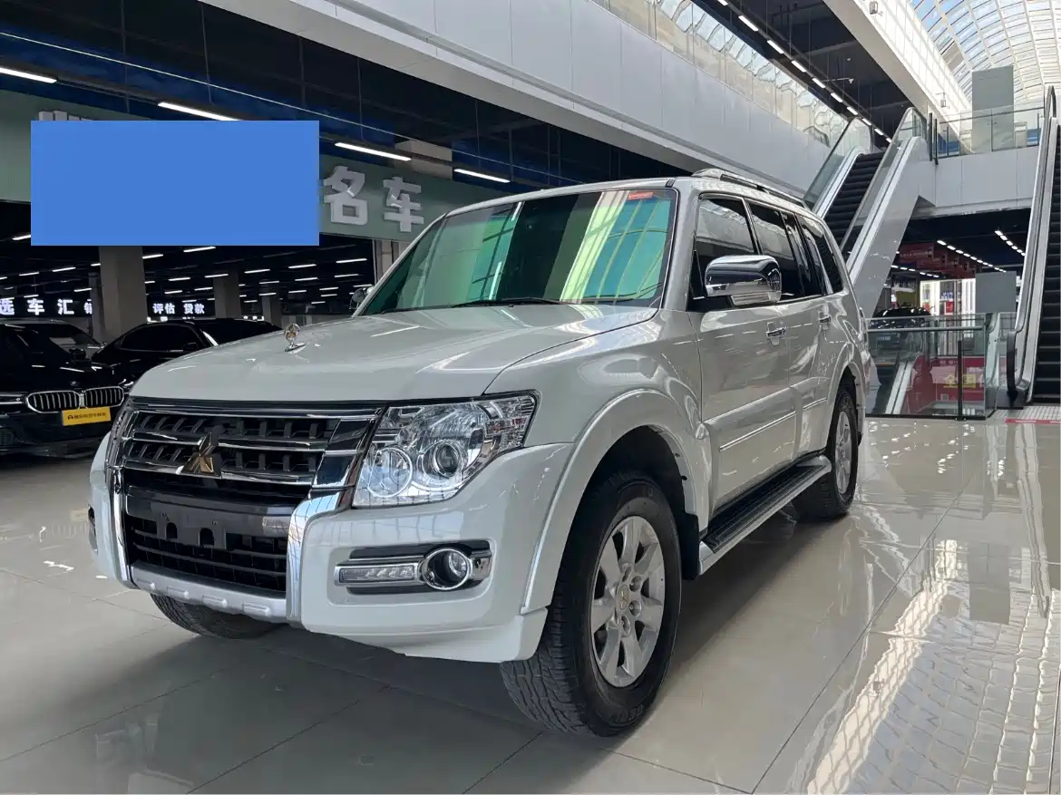 Mitsubishi Pajero (Import) 2018