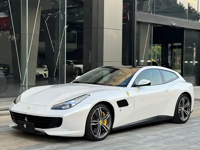 Ferrari GTC4Lusso 2017
