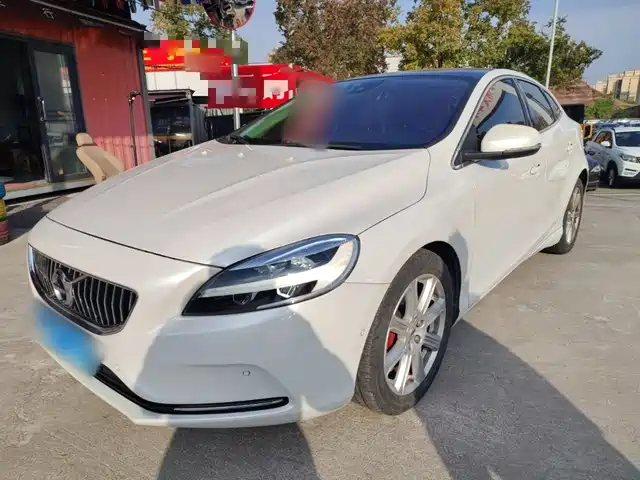 Volvo Volvo V40