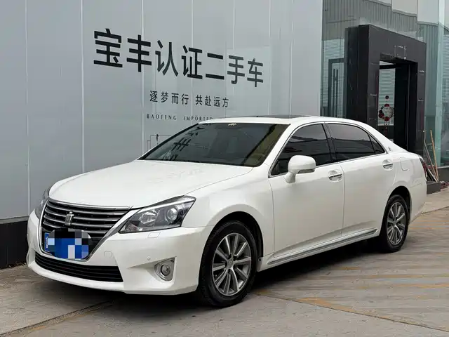 Toyota Crown 2012