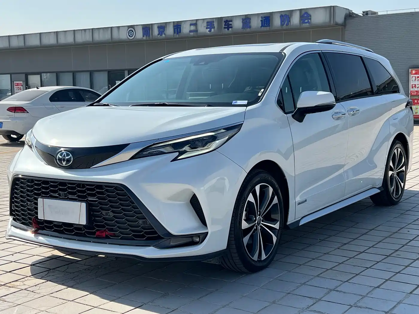 Toyota Granvia 2023