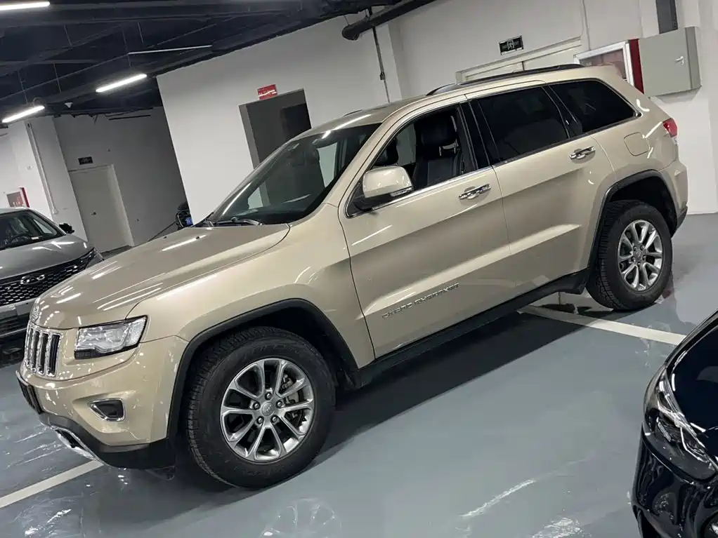 Jeep Grand Cherokee (Import) 2013