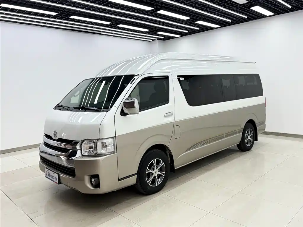Toyota HIACE 2011