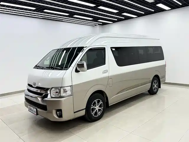 Toyota HIACE 2011