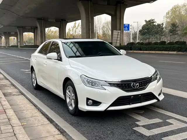 Toyota Reiz 2013