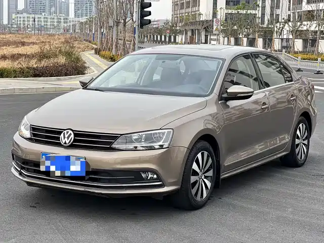 Volkswagen Sagitar 2016