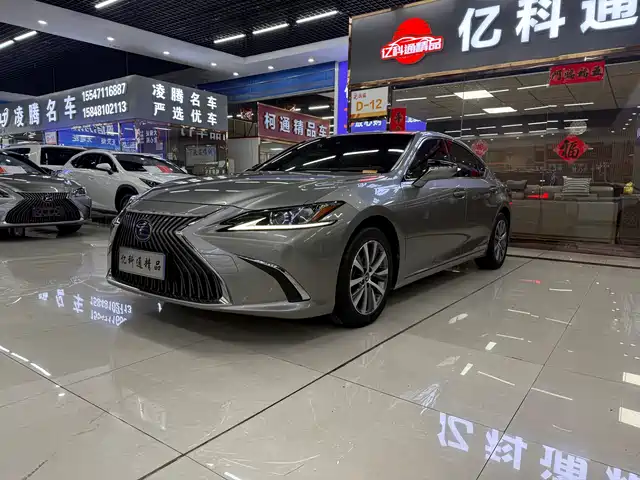 Lexus Lexus ES 2020