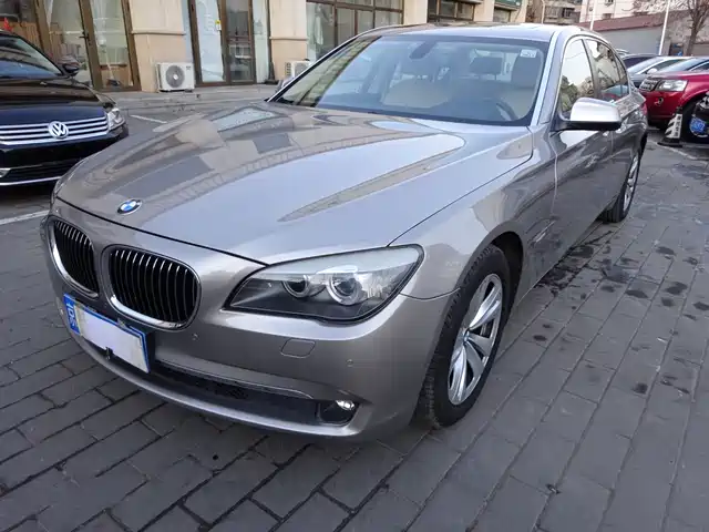 BMW BMW 7 Series 2011