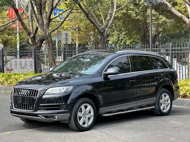 Audi Audi Q7 2010