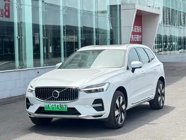 Volvo Volvo XC60 Plug-in Hybrid 2025