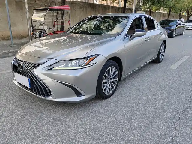 Lexus Lexus ES 2023