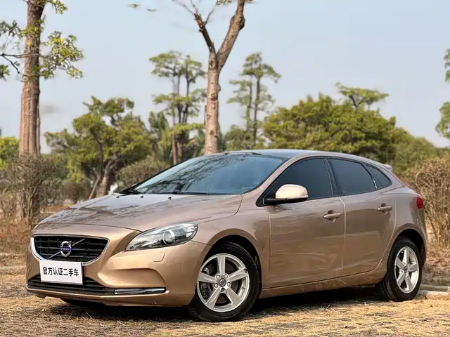 Volvo Volvo V40 2016
