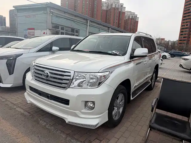 Toyota Land Cruiser (Import) 2015