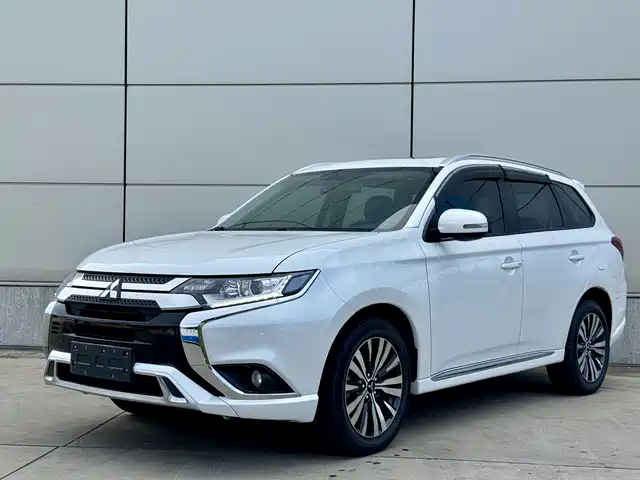 Mitsubishi Outlander 2021