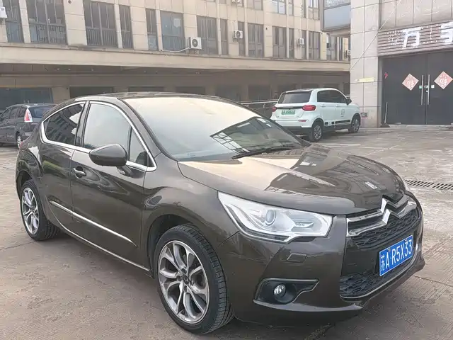 DS DS 4