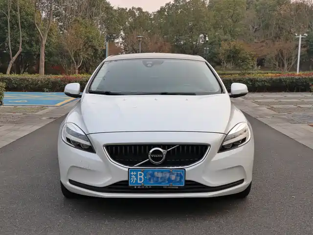 Volvo Volvo V40 2018