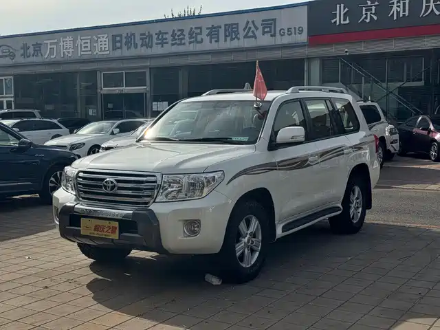 Toyota Land Cruiser (Import) 2015