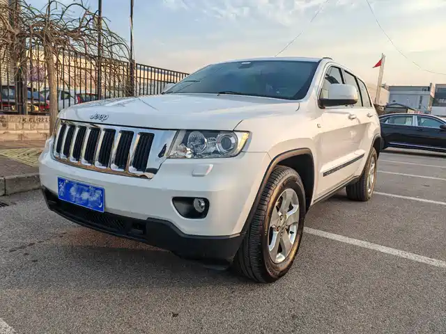 Jeep Grand Cherokee (Import) 2012