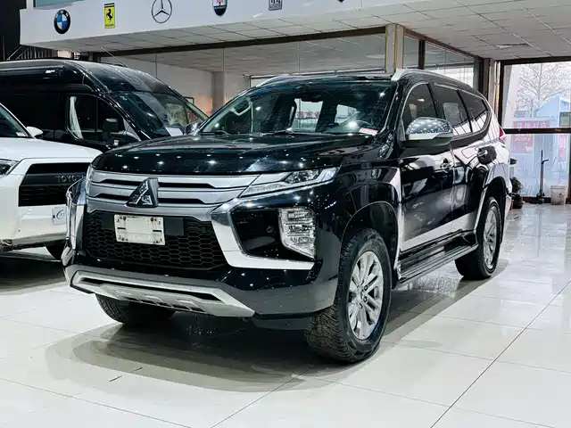 Mitsubishi Pajero Sport (Import)