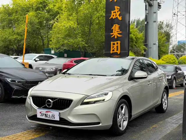 Volvo Volvo V40 2017