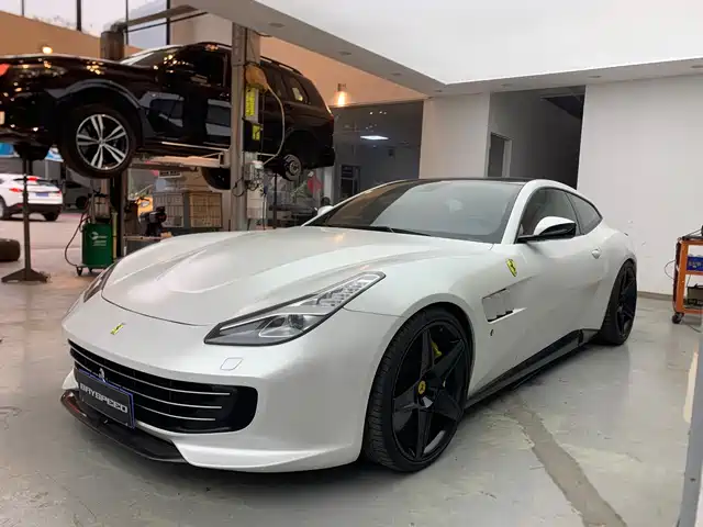 Ferrari GTC4Lusso 2016