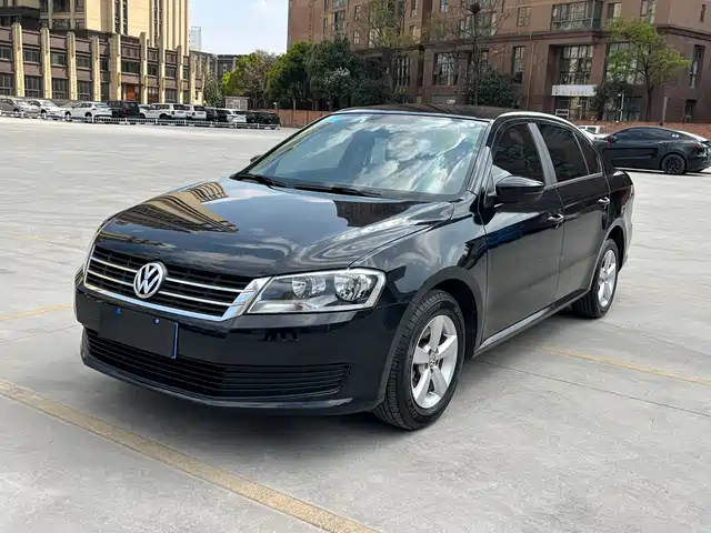 Volkswagen Lavida 2013