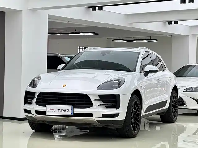 Porsche Macan 2021