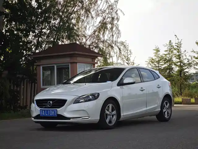 Volvo Volvo V40 2016