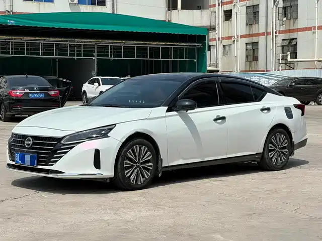 Nissan Teana 2024