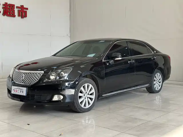 Toyota Crown 2010