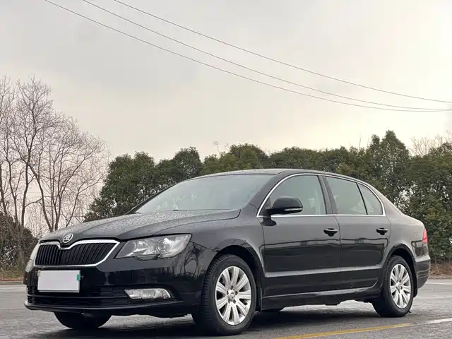 Škoda Superb 2015