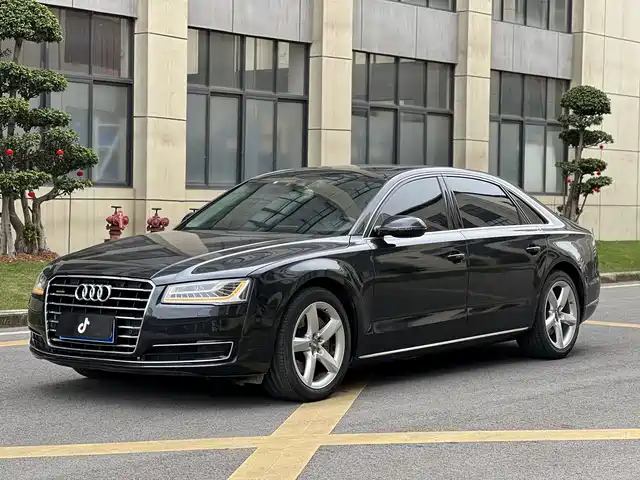 Audi Audi A8 2015