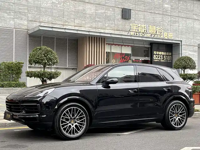 Porsche Cayenne 2021
