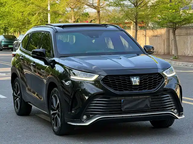 Toyota Crown Kluger 2023