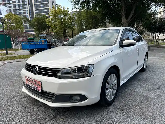 Volkswagen Sagitar 2013