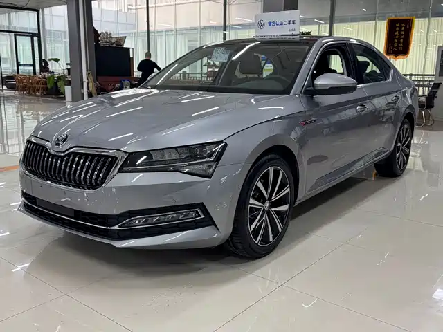 Škoda Superb 2025
