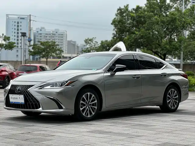 Lexus Lexus ES 2022