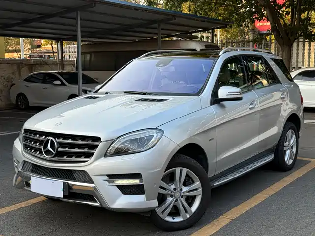 Mercedes-Benz Mercedes-Benz M-Class 2012