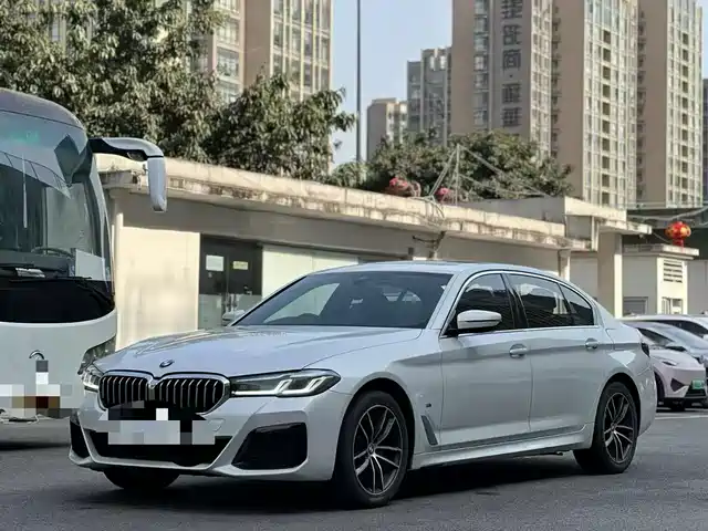 BMW BMW 5 Series 2021