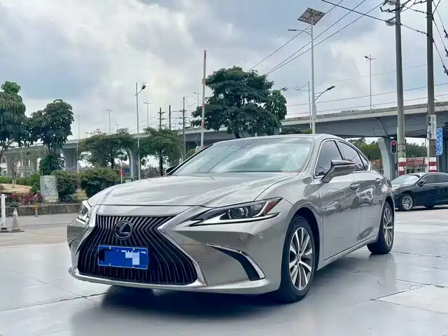 Lexus Lexus ES 2020