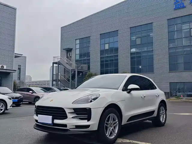 Porsche Macan 2021