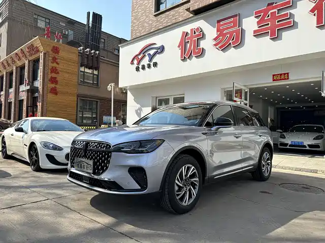 Lincoln Adventurer 2023