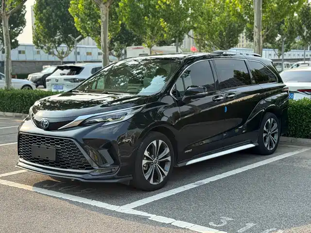 Toyota Granvia 2023